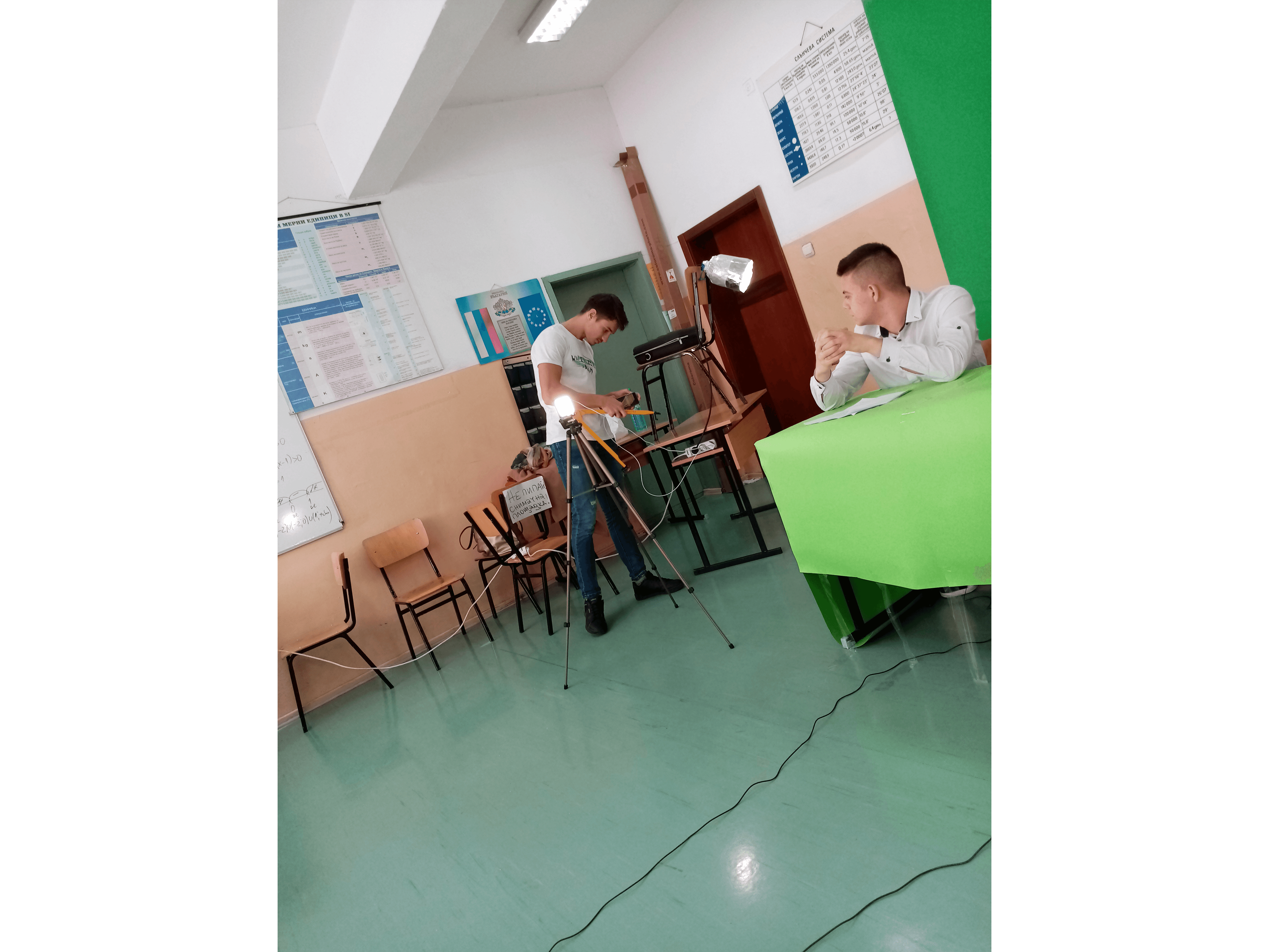 Slide 9 - ППМГ ТВ Сливен - Един ден на снимачната площадка