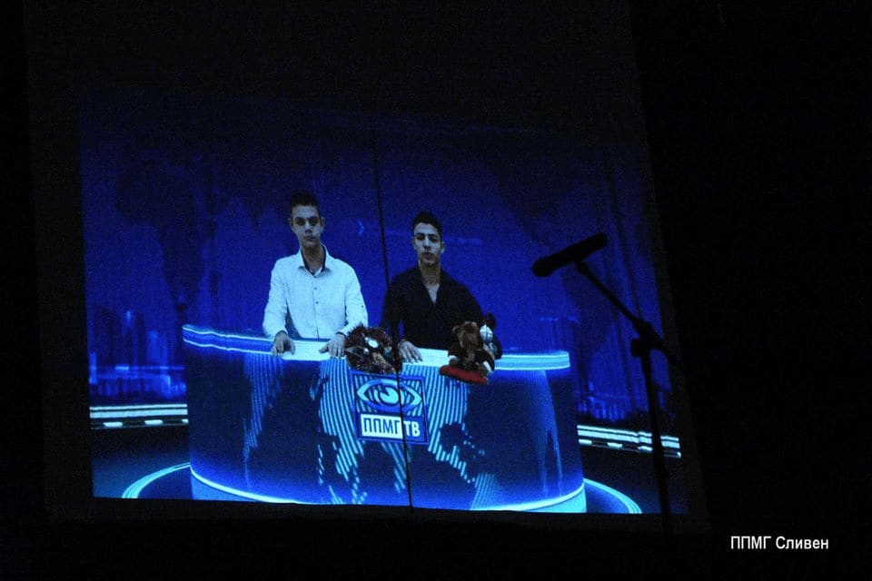 Slide 12 - ППМГ ТВ Сливен - Коледно шоу