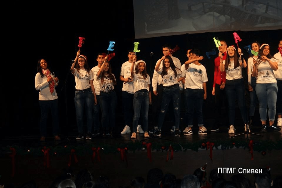 Slide 8 - ППМГ ТВ Сливен - Коледно шоу