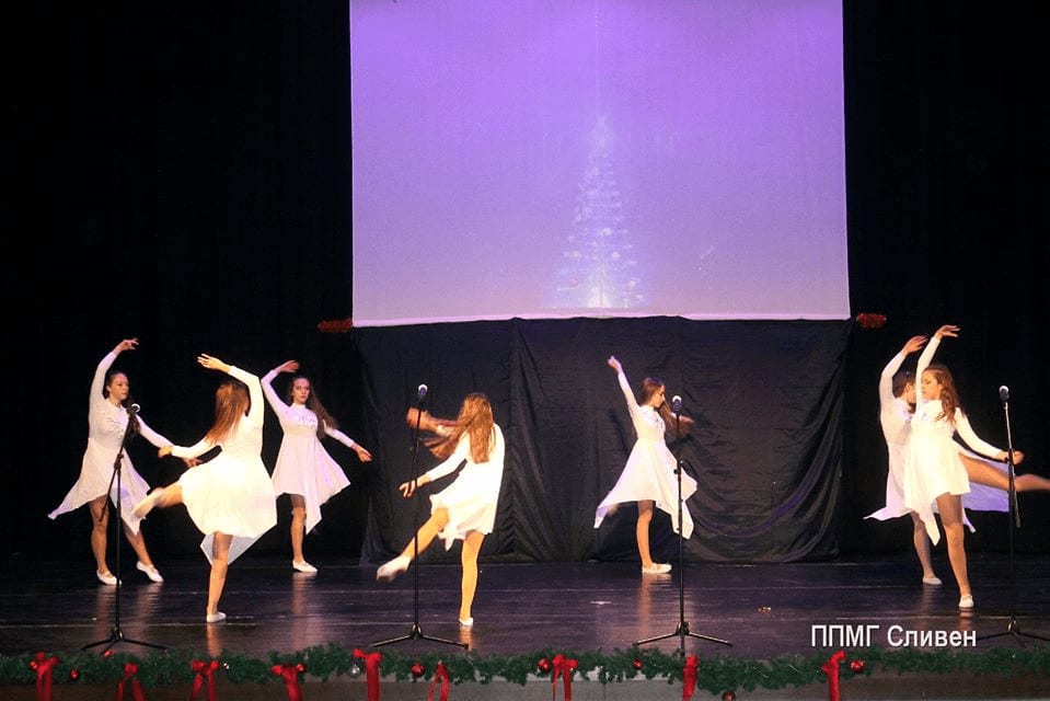 Slide 5 - ППМГ ТВ Сливен - Коледно шоу