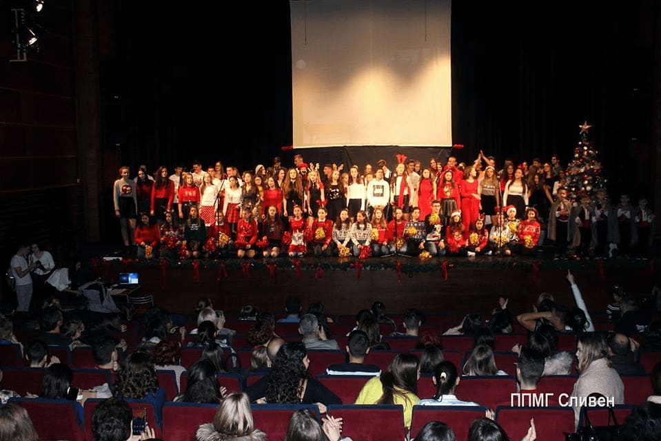 Slide 14 - ППМГ ТВ Сливен - Коледно шоу