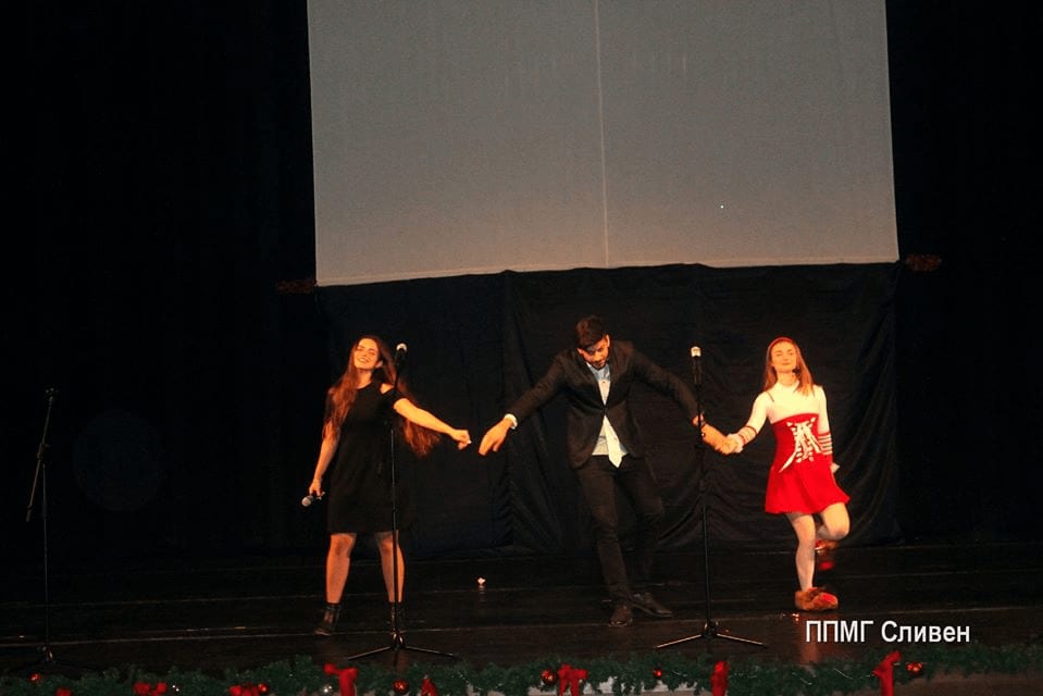 Slide 2 - ППМГ ТВ Сливен - Коледно шоу