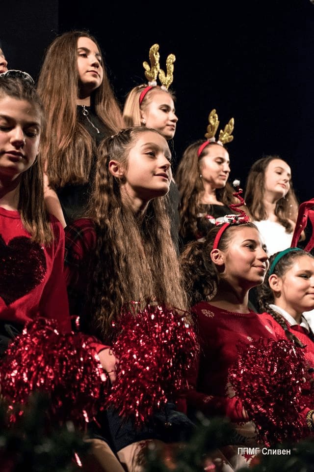 Slide 9 - ППМГ ТВ Сливен - Коледно шоу